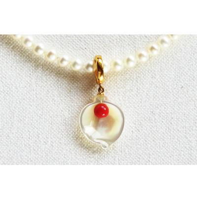 ふるさと納税 与論町 白蝶貝と赤珊瑚を素材にした「ネックレス」貝工房かざはな【NP-1】