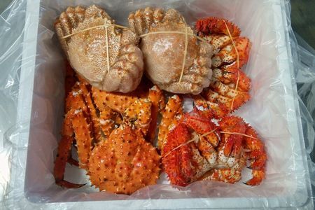 【北海道根室産】本タラバガニ2尾、花咲ガニ2尾、毛ガニ2尾(3種計2.6kg前後) D-57045