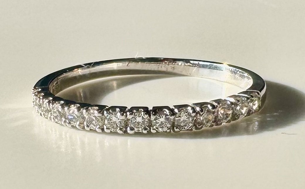 
            プラチナダイヤモンドリング ハーフエタニティーリング 0.20カラット 【AW-703/0014】 1本 プラチナ ダイヤモンド リング 指輪 ジュエリー ジュエリーケース 天然ダイヤモンド 記念日 冠婚葬祭
          