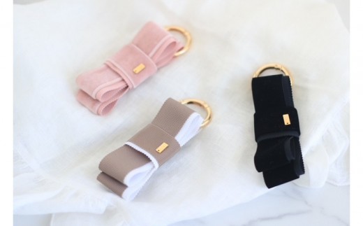 
            リボンチャーム
          