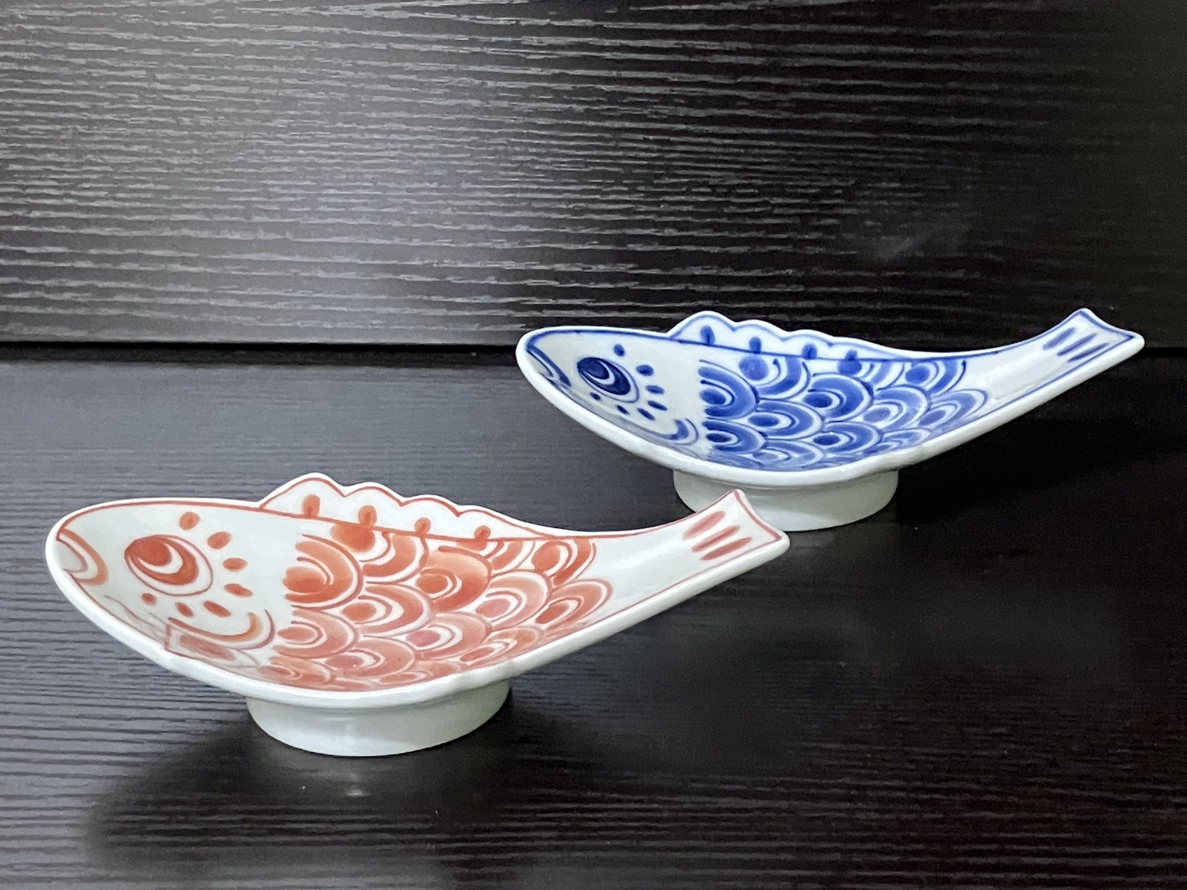 伊万里焼 鯉のぼり（マゴイ・ヒゴイ）小付・箸置セット H1065_イメージ3