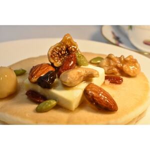 ナッツ・ドライフルーツの蜂蜜漬【峠プレミアム　玄(KURO)】(日高町)【1221242】