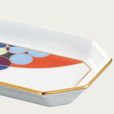 ふるさと納税 伊万里市 フランク・ロイド・ライト デザイン テーブルウェア(マーチバルーンズ)18.5cmトレイ(伊万里市) |  | 02