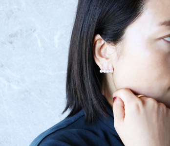 【真珠】 ラインピアス 5-6 ミリ ４粒タイプ ピアス K14WG