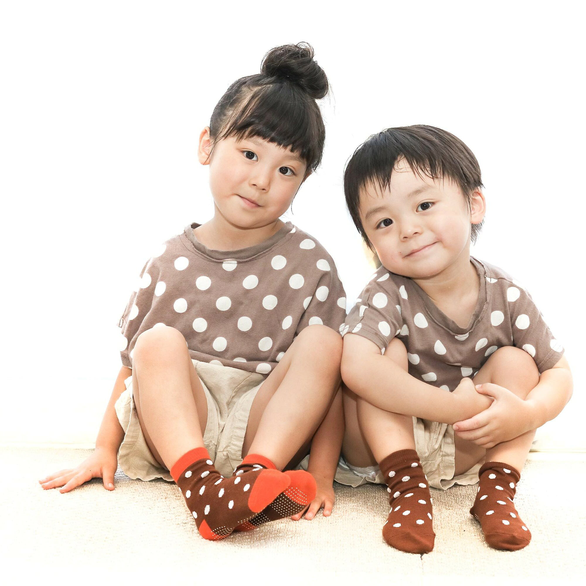 【ふるさと納税】 【選べるサイズ】 ベビー キッズ 靴下 ショートソックス子供用2足 10～21cm ベビー~Lサイズ シンプルドット 切り返しドット セット 鹿 鹿柄 日本製 フィット感 ショート丈 子ども用 綿 滑り止め付き デザイン 合同会社ワンストップ 奈良県 奈良市 奈良 なら