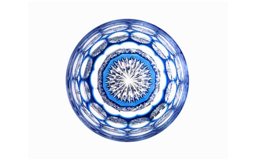 伝統工芸士作カガミクリスタルの江戸切子 冷酒杯〈紫陽花〉T535-2684-CCB | 日本酒 グラス キレイ 上品 お祝い プレゼント 記念日 ギフト ご褒美 オリジナル 日本土産 クリスタルガラス