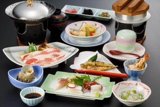 
                  【G0034】西浦温泉龍城（ホテルたつき）昼食＆温泉入浴ペア券（土日祝日限定）
                