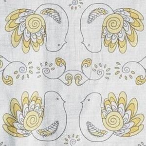 フィンランドの「幸せを運ぶ鳥」小鳥柄のキッチンマット120cm イエロー