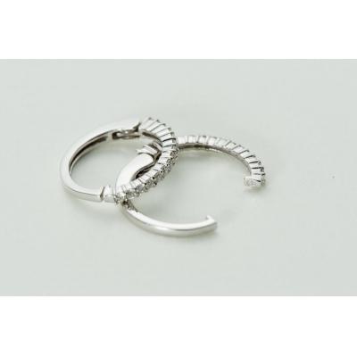 ふるさと納税 甲府市 【ジュエリーの街、山梨県甲府市】ダイヤ0.20ct K18WGピアリング　E4670W |  | 02