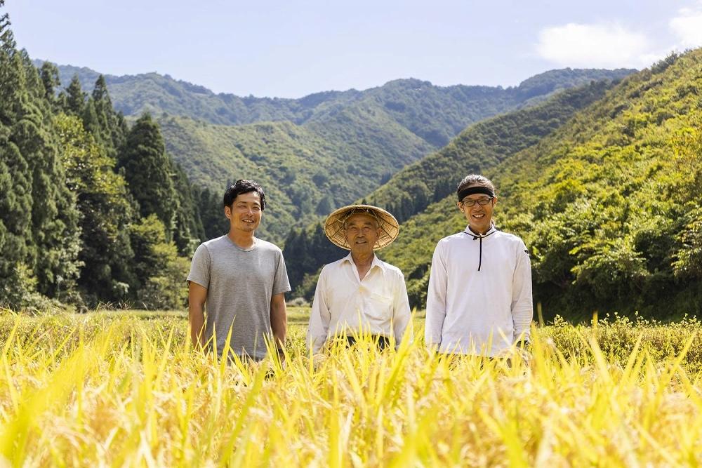 【定期便】【令和7年産新米予約】2kg×6ヶ月　厳選こだわり南魚沼産コシヒカリ「こまがた農園のお米」【2025年（令和7年）9月下旬より順次発送予定】