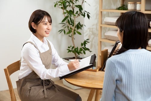 眠りのプロのスタッフが寝具専門店で長年培ってきた知識をもとにカウンセリングいたします。