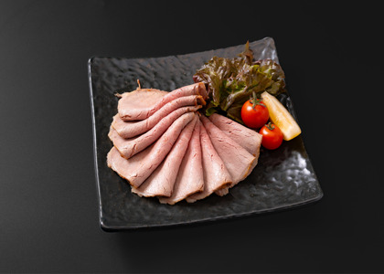 精肉店の直営焼肉【焼肉大剛】1kg 大容量！カット済み 本格ローストビーフ （パーティ最適）【ローストビーフ 肉 牛肉 冷凍便 おすすめ 人気 ランキング 冷凍 手作り 詰め合わせ 大容量 冷凍食品 