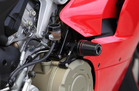 【AELLA】DUCATI パニガーレ｜エンジンスライダー (Panigale V4R/SP) AE-68130 ［ 京都 バイク カスタム パーツ 人気 おすすめ ツーリング ライダー バイカー メ