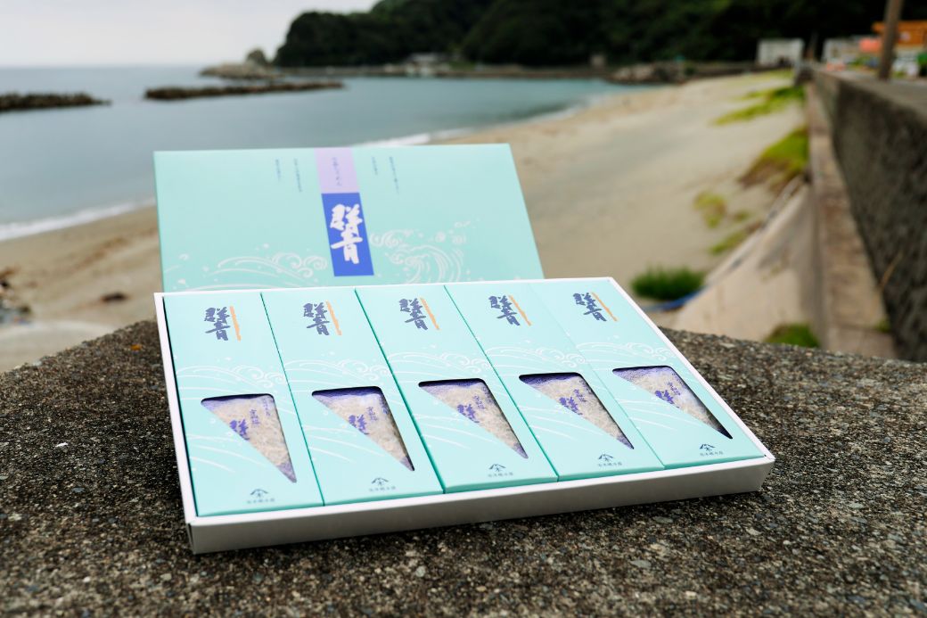 【ふるさと納税】【愛媛県・佐田岬直送】木嶋水産の群青ちりめん（10g×8袋×5箱） 【ふるさと納税 人気 おすすめ ランキング 魚介類 海産物 魚 釜揚げ しらす シラス 小分け やみつき ご飯のお供 おつまみ 酒の肴 おやつ しらす丼 サラダ 海産物 魚 冷凍 】 IKTP002