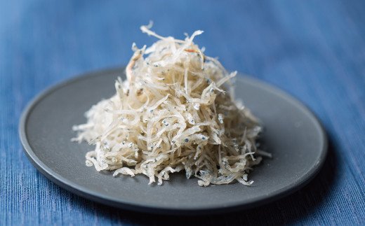 特選天日干しちりめん　木箱入り800g【冷蔵】 無添加 無着色 / しらす シラス ちりめん 冷蔵【mar110】