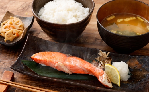 【 お試し 】 天然厚切り紅鮭切身 3切 × 2パック 計6切 紅鮭 鮭 さけ サケ シャケ 魚介 魚介類 魚 魚類 海鮮 切身 厚切り 天然 甘塩仕立て 甘塩 BIGサイズ 真空パック おかず 晩酌