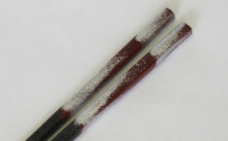 土佐古代塗の持ちやすくてつかみやすい箸「細身」 1膳 /土佐古代塗 箸 はし 塗り箸 漆箸 細身 職人技 日本製 つかみやすい ザラ地 長持ち 伝統工芸 美禄堂 ギフト 　【美禄堂】[ATBF066]