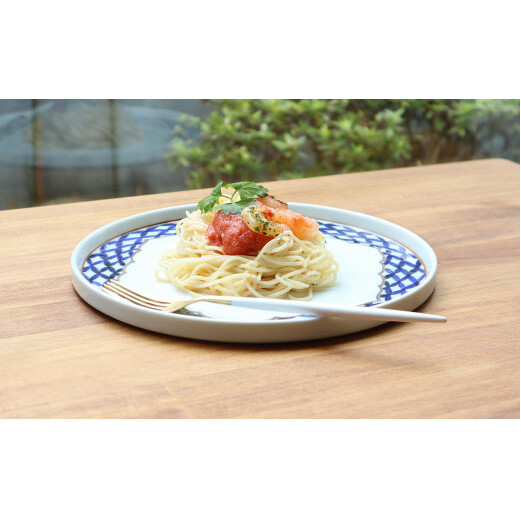 【まるふくオリジナル】有田焼　桔梗渕Round plate２枚セット（七宝地紋） ワンプレート カフェプレート 染付 総手描き 切立プレート A35-159_イメージ3