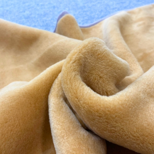 洗濯機で丸洗いOK あったかアクリルマイヤーひざ掛け 約70×100cm 7010BE | 丸洗いできるアクリルマイヤーひざ掛け（70×100cm） ひざ掛け 軽量