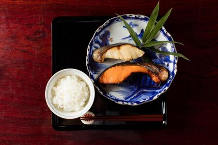 中【令和5年産】【新潟県 特A地区】南魚沼産こしひかり 白米10kg（5kg×2袋）