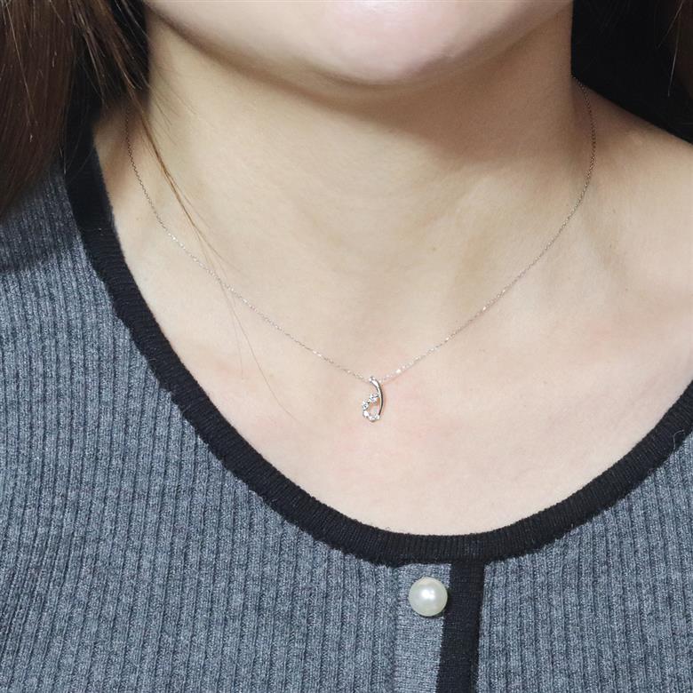 プラチナ 0.12ct グラデーションダイヤモンドペンダント　BQ204
