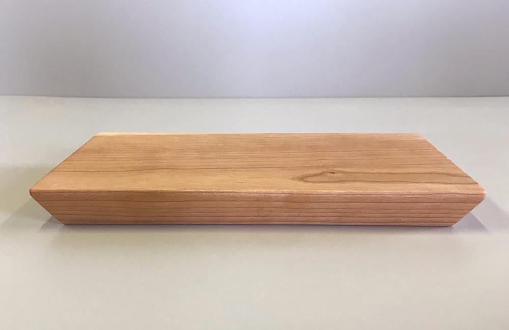 【ブラックチェリー材一枚板のカッティングボード・まな板　25ｃｍ】キッチン用品 台所 新築 引っ越し プレゼント 贈り物 母の日 父の日 誕生日 MUKU屋 MUFactory