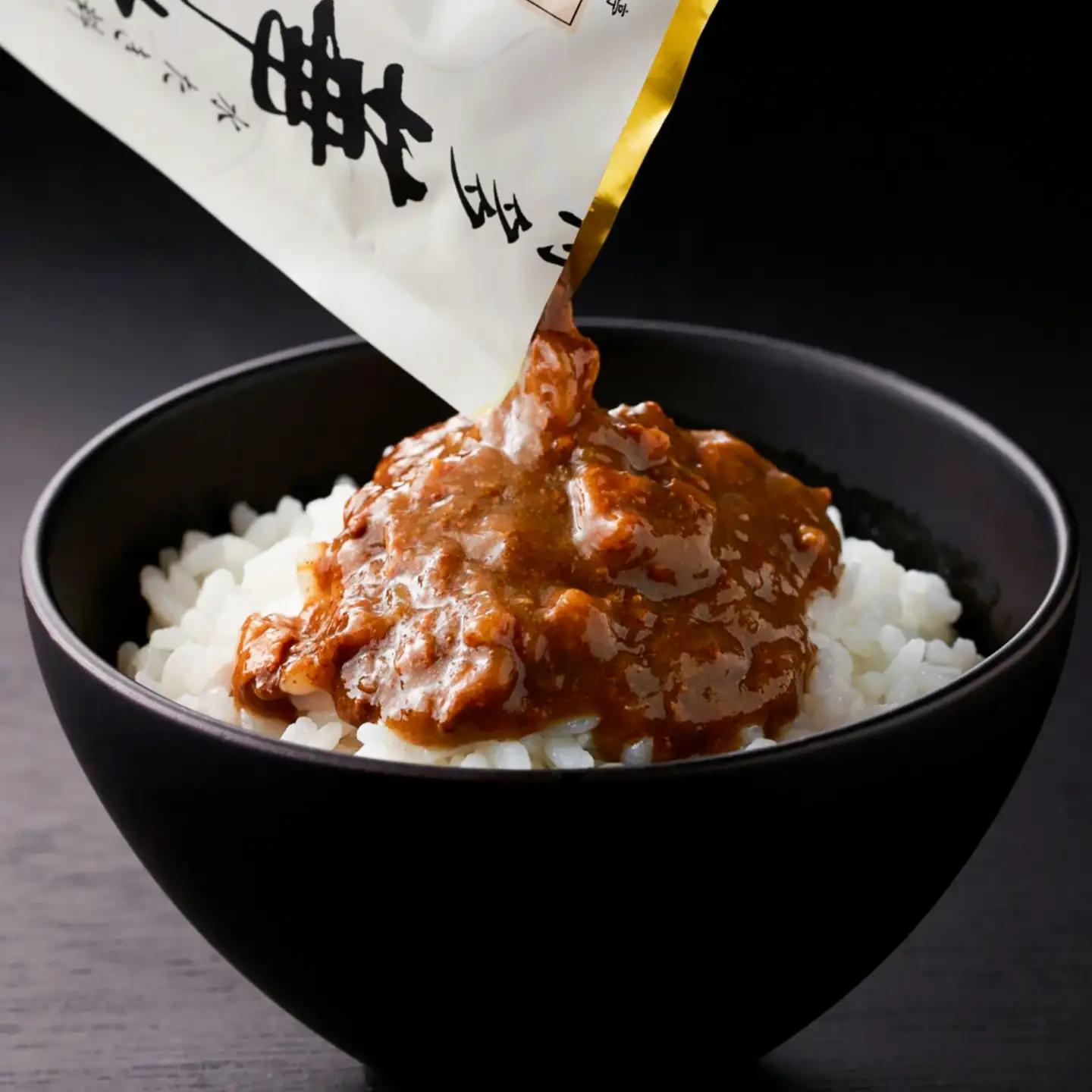 博多華味鳥 一膳カレーセット 5食入り / レトルト カレー / 佐賀県 / トリゼンフーズ株式会社 [41ADAD002]
