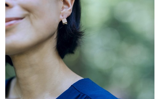 【KALCANO】小国杉ジュエリー hii-ひい イヤリング ジュエリー jewelry アクセサリー レディース 熊本 阿蘇小国杉 工芸品 木製 キューブ 一粒タイプ 木糸 ギフト プレゼント Ogunist
