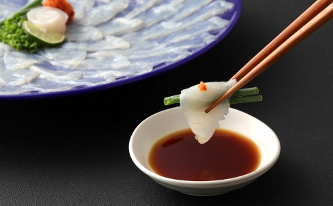 ふぐ専門卸会社直営！職人の技が光る！ふぐ良のトラフグ刺しふぐ鍋セット（4～5人前）［冷蔵］三共水産