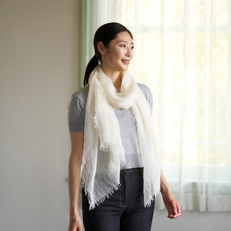 
しあわせな気持ちになれるカシミヤストール(無染色) 白生成り [3078]
