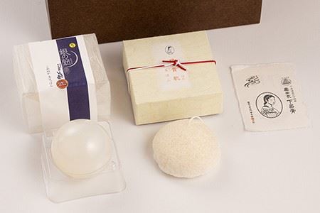 下呂地場産コスメセットＡ（米ぬか石鹸、蒟蒻パフ）【奥田又右衛門膏本舗】【1-11】