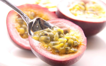 【奄美大島産】香り爽やかパッションフルーツ2kg【2024年発送】