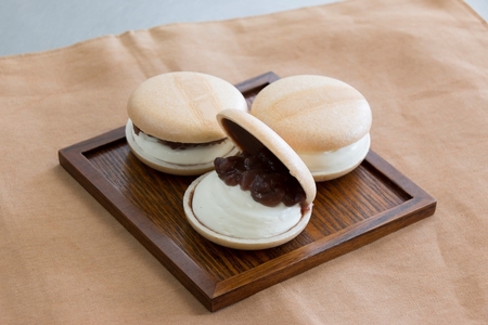 ありそうでなかった出会い！チーズ最中 10個セット｜もなか スイーツ チーズ 和菓子 洋菓子 おやつ チョコレート レアチーズ 個包装 [0333]