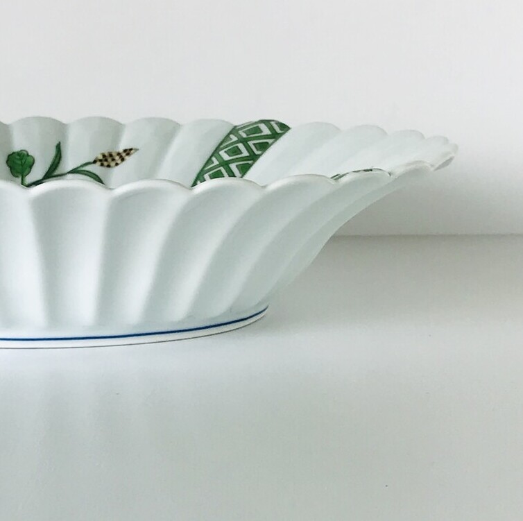 【テーブルに華を添える】 有田焼 麦デザイン 菊型楕円鉢 25cm 1枚 【深海三龍堂】 宝泉窯 レンジ対応 食洗機対応 楕円 オーバル 鉢 食器 器 うつわ A18-55_イメージ5