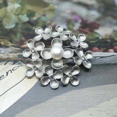 ふるさと納税 伊勢市 ブローチ・フラワー(A)(淡水本真珠・ボタン) 1982