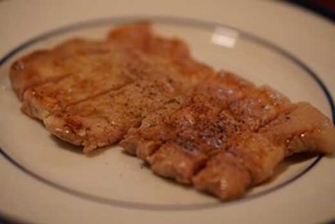 ＜商店街の精肉店＞「肉のまるゆう」がオススメする＜網走産＞四元豚「網走ポーク」ロース 1.8kg ABU015