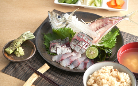 【鮮魚】アジ 脳締め〈内臓あり〉800g以上 あじ 鯵 冷蔵アジ 新鮮アジ 獲れたてアジ 大きいアジ