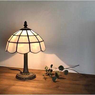 ふるさと納税 瀬戸市 Nijiiro Lamp のステンドグラスのテーブルランプ 木漏れ日 ホワイト