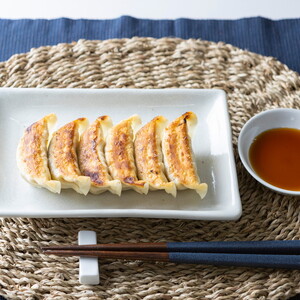 宇都宮餃子 はちまん餃子 にんにく餃子 64個（16個入り×4パック/1個 22g） ｜ 宇都宮餃子 国産野菜 グルメ 宇都宮市 にんにく ぎょうざ ギョーザ 野菜 冷凍食品 冷凍餃子 焼き餃子 水餃