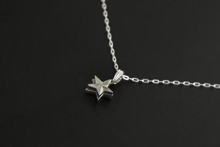 ブランツ 流星ペンダント ｜ 回転 可動式 星 ペンダント シルバー 925 メテオ star スター 流星  銀 首飾り 天体 夜空 スピン プレゼント クリスマス 贈答 アクセサリー 装飾