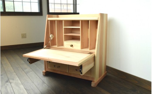 
040150【老舗家具店の手作り】飾り座机
