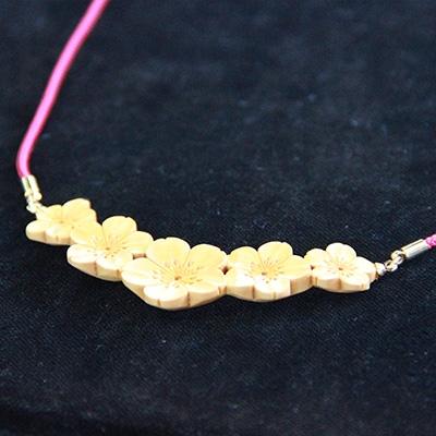 ふるさと納税 日出町 つげ細工 ネックレス(桜)　約7.5cm×2cm |  | 02