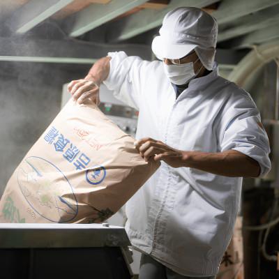 ふるさと納税 与那原町 【昭和22年創業 沖縄そばの老舗 アワセそば】沖縄ソーキそば(乾麺/スープ付き4食) |  | 02