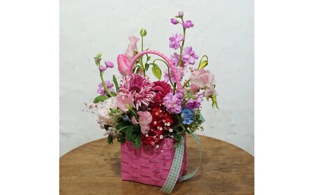 【12回定期便】季節の生花カラーバスケットフラワーS / お花 フラワー ミニサイズ アレンジメント カラーバスケット おしゃれ インテリア 省スペース プチギフト おまかせ 手作り 雑貨 季節の便り