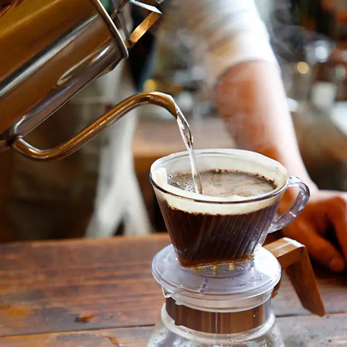 【毎月定期便6回】世界をめぐるコーヒー豆 250g ／ コーヒー豆 定期便 珈琲 定期便 コーヒー 焙煎豆 自家焙煎 コーヒーセット 飲み比べ コーヒーギフト 自宅カフェ 大阪府 No.384