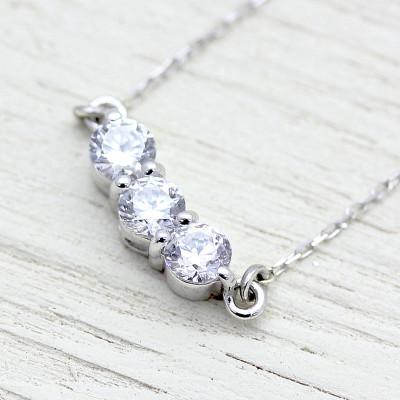 ふるさと納税 韮崎市 ペンダント PT900 プラチナ ダイヤ 3石 0.3ct VSクラス【f030-pt】