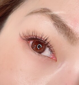 ボリュームラッシュつけ放題【マツエク施術】仕上がり満足。リピート率の高い本格サロン。(マツエク　まつ毛　美容　最先端　メイク　体験　眉毛　サロン　アイメイク　大阪府　松原市　チケット　1位　三ツ星)