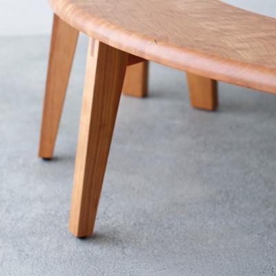 ふるさと納税 藤枝市 秋山木工のラウンドベンチ　ブラックチェリー材　W150xD30xH41cm |  | 03