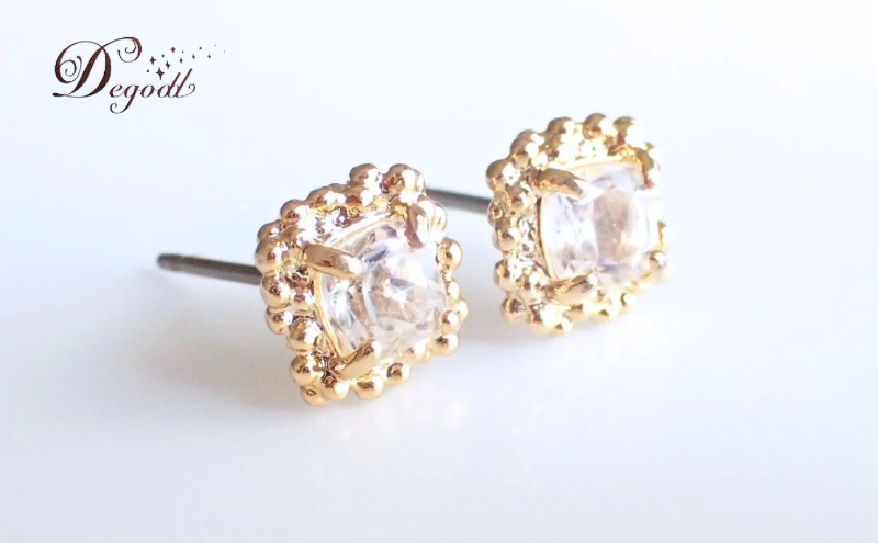 Degodd デゴッド ホワイトトパーズＳQデザインピアス アクセサリー ジュエリー レディースアクセサリー ピアス 小さいピアス 小振りピアス 天然石ピアス 天然石アクセサリー 贈り物 ギフト クリ
