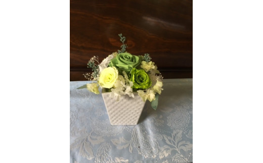 ※お花（本物のお花につき）うつわ等も含め、画像はイメージ図です。